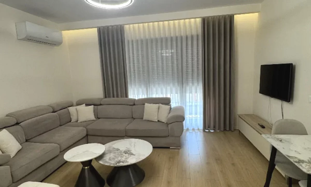 Shtepi me qera Apartament ne Tirane, 1+1, Mobilimi E mobiluar, Pagesa 700  Euro.