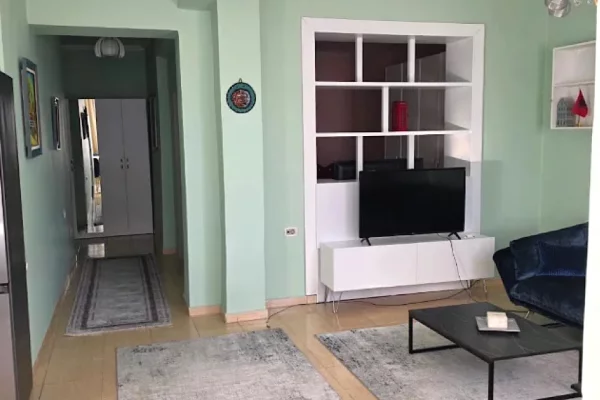 Shtepi me qera Apartament ne Tirane, 2+1, Mobilimi E mobiluar, Pagesa 650  Euro.