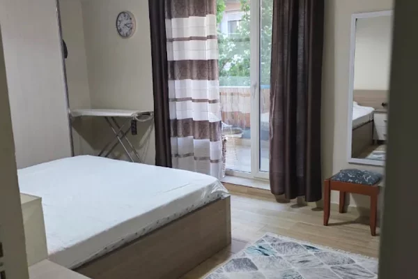 Shtepi me qera Apartament ne Tirane, 2+1, Mobilimi E mobiluar, Pagesa 650  Euro.
