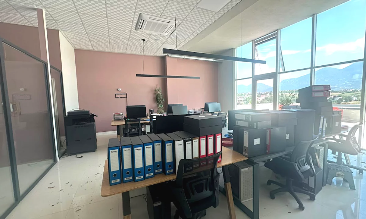 Zyre me Qera ne Sauk (ID RZ020) Tirane