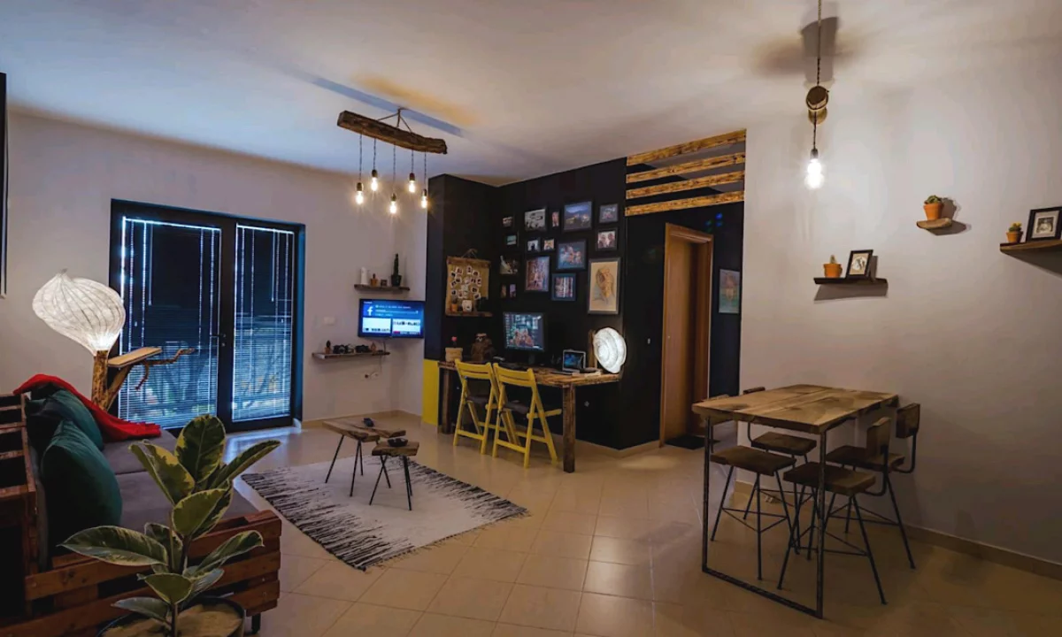 Shtepi me qera Apartament ne Tirane, 2+1, Mobilimi E mobiluar, Pagesa 57,000  Leke.