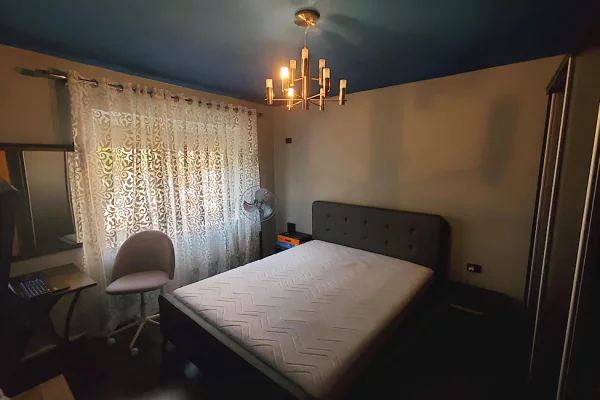 Shtepi ne shitje Apartament ne Tirane, 3+1, Mobilimi E mobiluar, Pagesa 225,000  Euro.