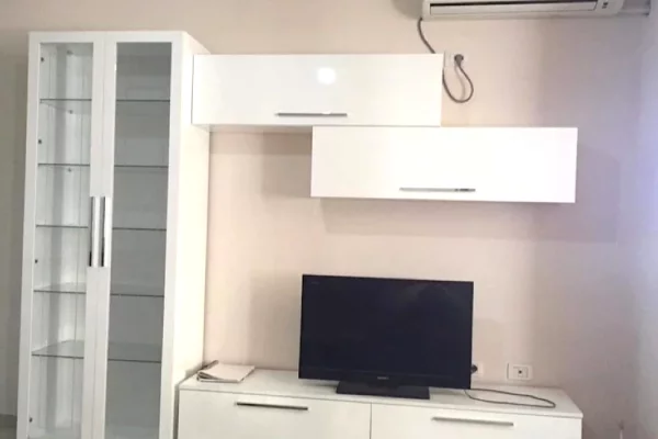Shtepi me qera Apartament ne Tirane, 2+1, Mobilimi E mobiluar, Pagesa 550  Euro.