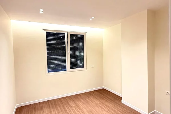 Shtepi ne shitje Apartament ne Tirane, 2+1, Mobilimi E mobiluar, Pagesa 195,000  Euro.