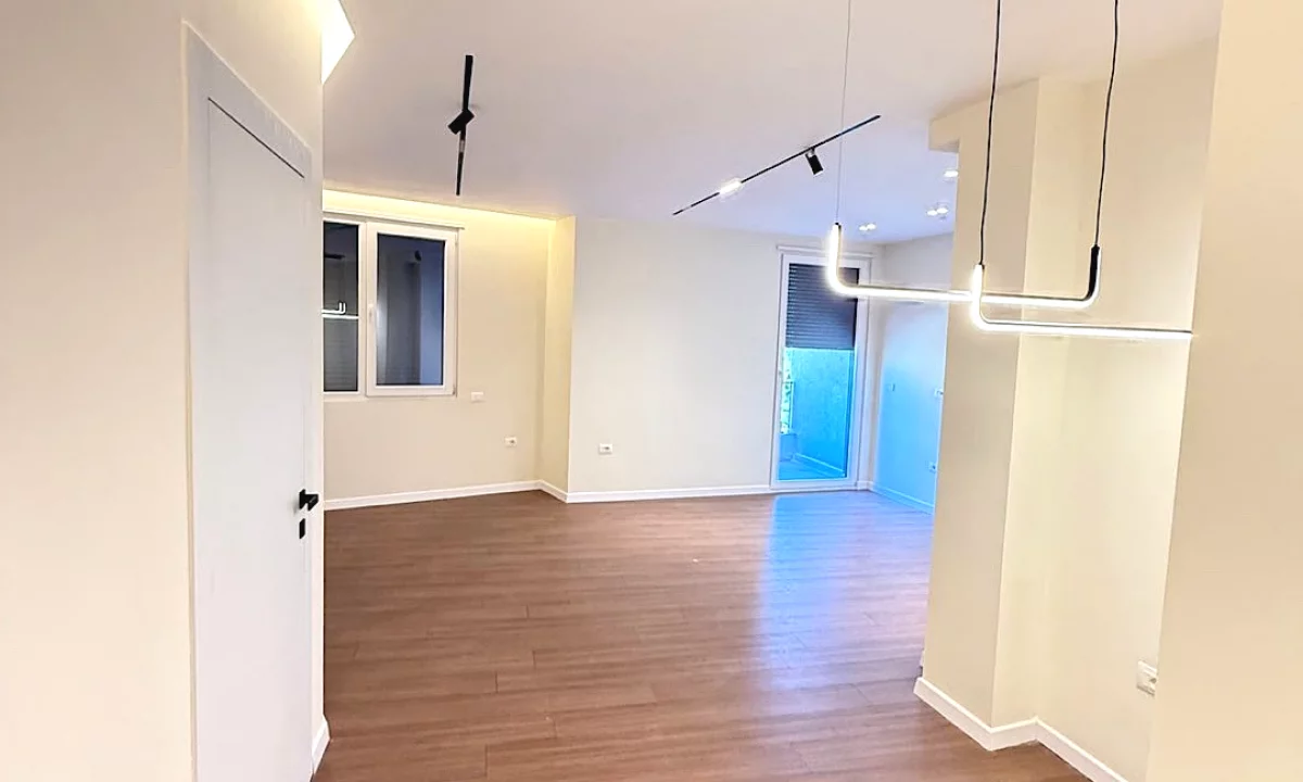 Shtepi ne shitje Apartament ne Tirane, 2+1, Mobilimi E mobiluar, Pagesa 195,000  Euro.