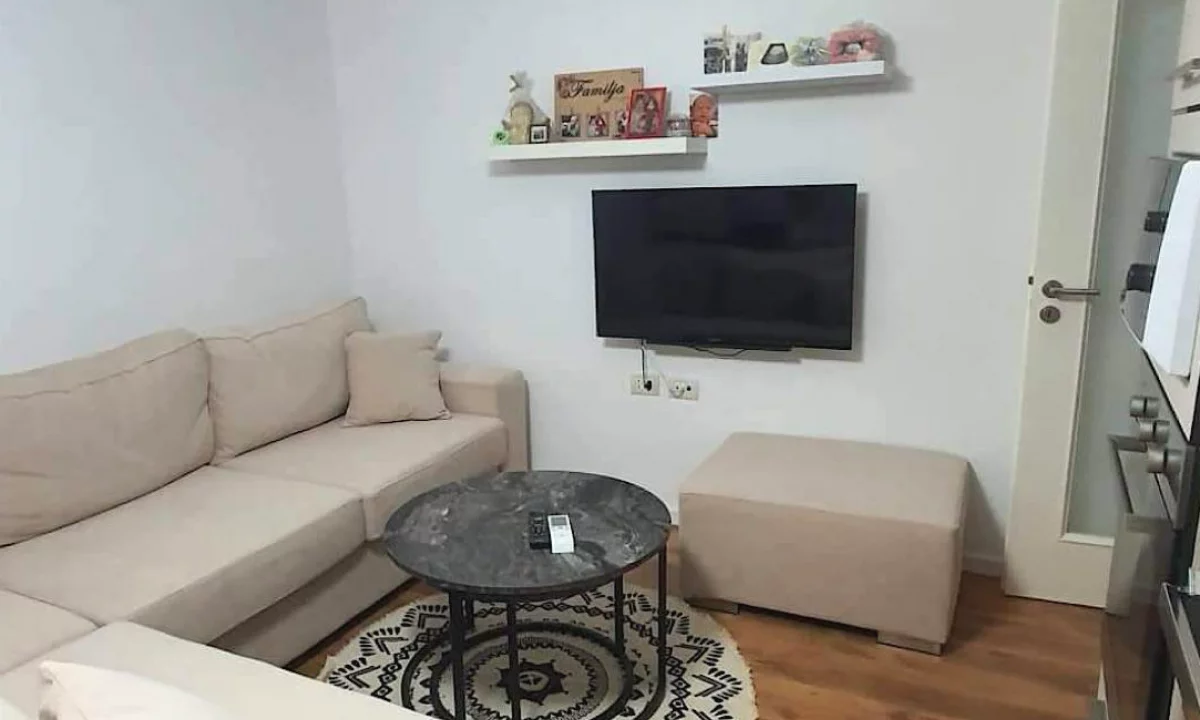Shtepi me qera Apartament ne Tirane, 2+1, Mobilimi E mobiluar, Pagesa 500  Euro.