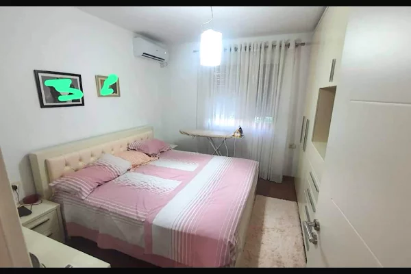 Shtepi me qera Apartament ne Tirane, 2+1, Mobilimi E mobiluar, Pagesa 500  Euro.