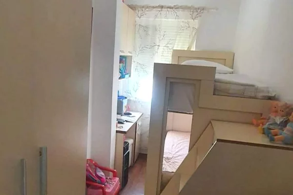 Shtepi me qera Apartament ne Tirane, 2+1, Mobilimi E mobiluar, Pagesa 500  Euro.