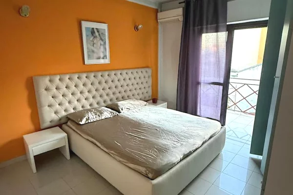 Shtepi me qera Apartament ne Tirane, 1+1, Mobilimi E mobiluar, Pagesa 50,000  Leke.