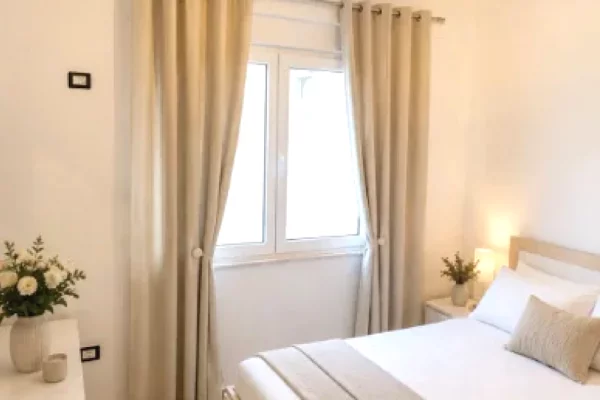 Shtepi me qera Apartament ne Tirane, 3+1, Mobilimi E mobiluar, Pagesa 700  Euro.