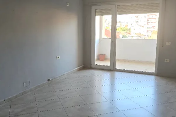 Shtepi me qera Apartament ne Tirane, 2+1, Mobilimi E mobiluar, Pagesa 1,000  Euro.