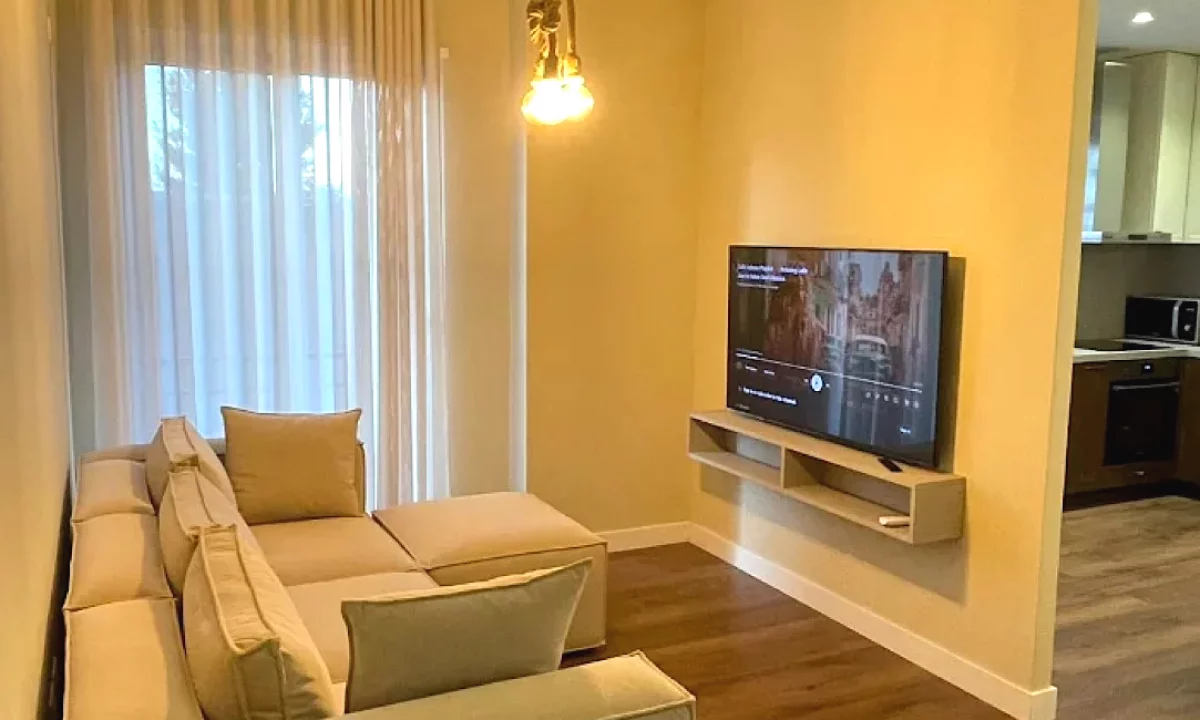 Shtepi me qera Apartament ne Tirane, 2+1, Mobilimi E mobiluar, Pagesa 700  Euro.