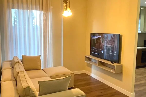 Shtepi me qera 2+1 ne Tirane - 700 Euro