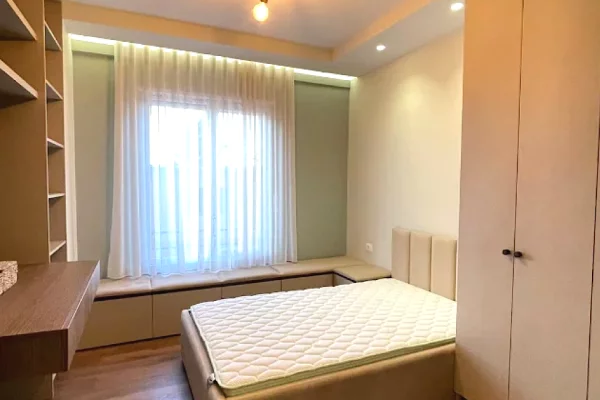 Shtepi me qera Apartament ne Tirane, 2+1, Mobilimi E mobiluar, Pagesa 700  Euro.