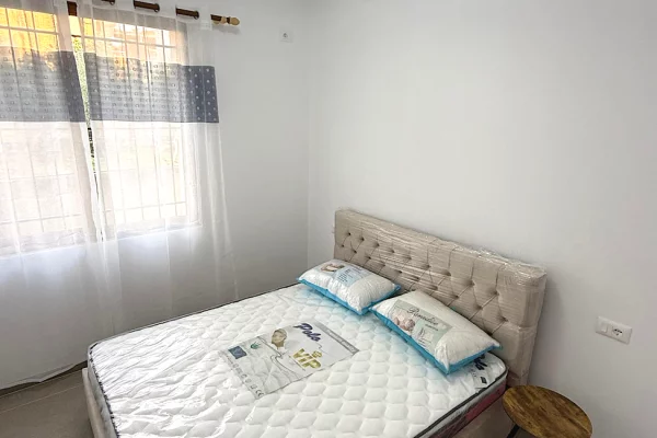 Shtepi me qera Apartament ne Tirane, 2+1, Mobilimi E mobiluar, Pagesa 520  Euro.