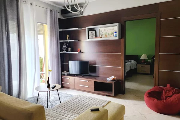 Shtepi me qera Apartament ne Tirane, 1+1, Mobilimi E mobiluar, Pagesa 500  Euro.