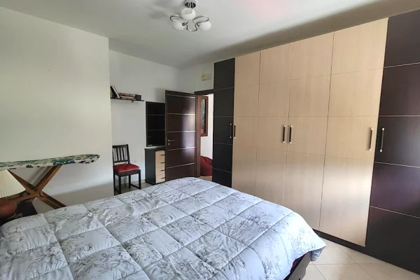 Shtepi me qera Apartament ne Tirane, 1+1, Mobilimi E mobiluar, Pagesa 500  Euro.