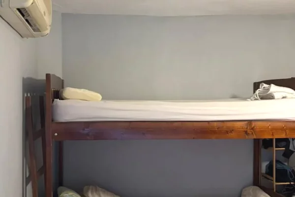 Shtepi me qera Apartament ne Tirane, 3+1, Mobilimi E mobiluar, Pagesa 1,000  Euro.