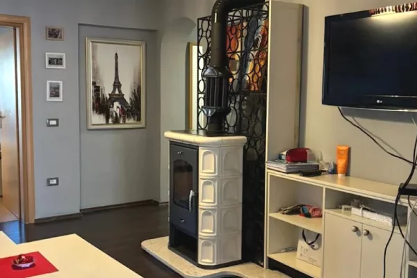 Shtepi me qera Apartament ne Tirane, 3+1, Mobilimi E mobiluar, Pagesa 1,000  Euro.