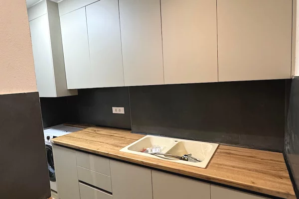 Shtepi me qera Apartament ne Tirane, 1+1, Mobilimi E mobiluar, Pagesa 600  Euro.
