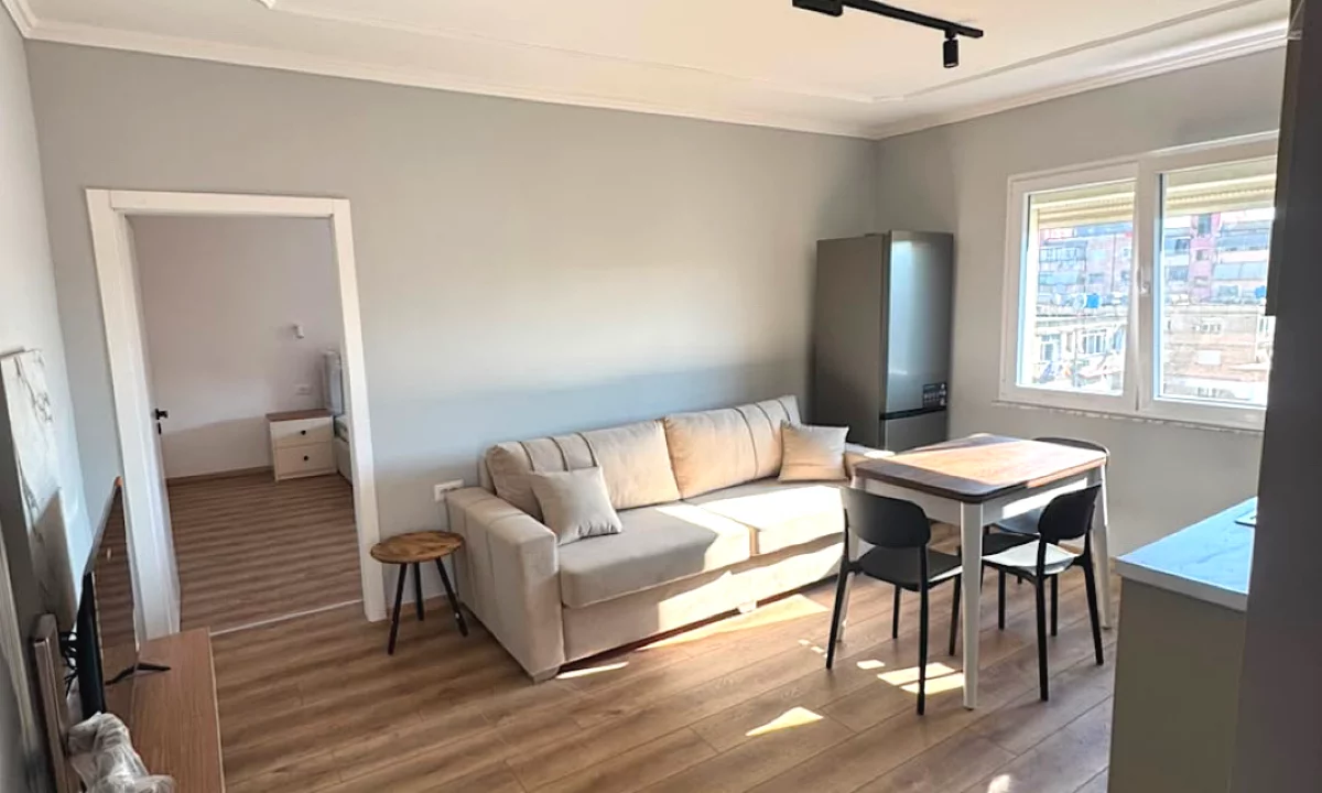 Shtepi me qera Apartament ne Tirane, 1+1, Mobilimi E mobiluar, Pagesa 550  Euro.
