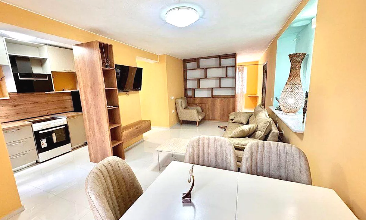 Shtepi me qera Apartament ne Tirane, 2+1, Mobilimi E mobiluar, Pagesa 750  Euro.