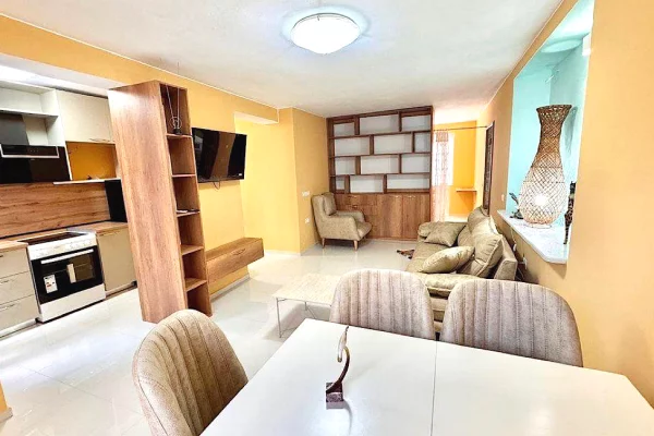 Shtepi me qera 2+1 ne Tirane - 750 Euro