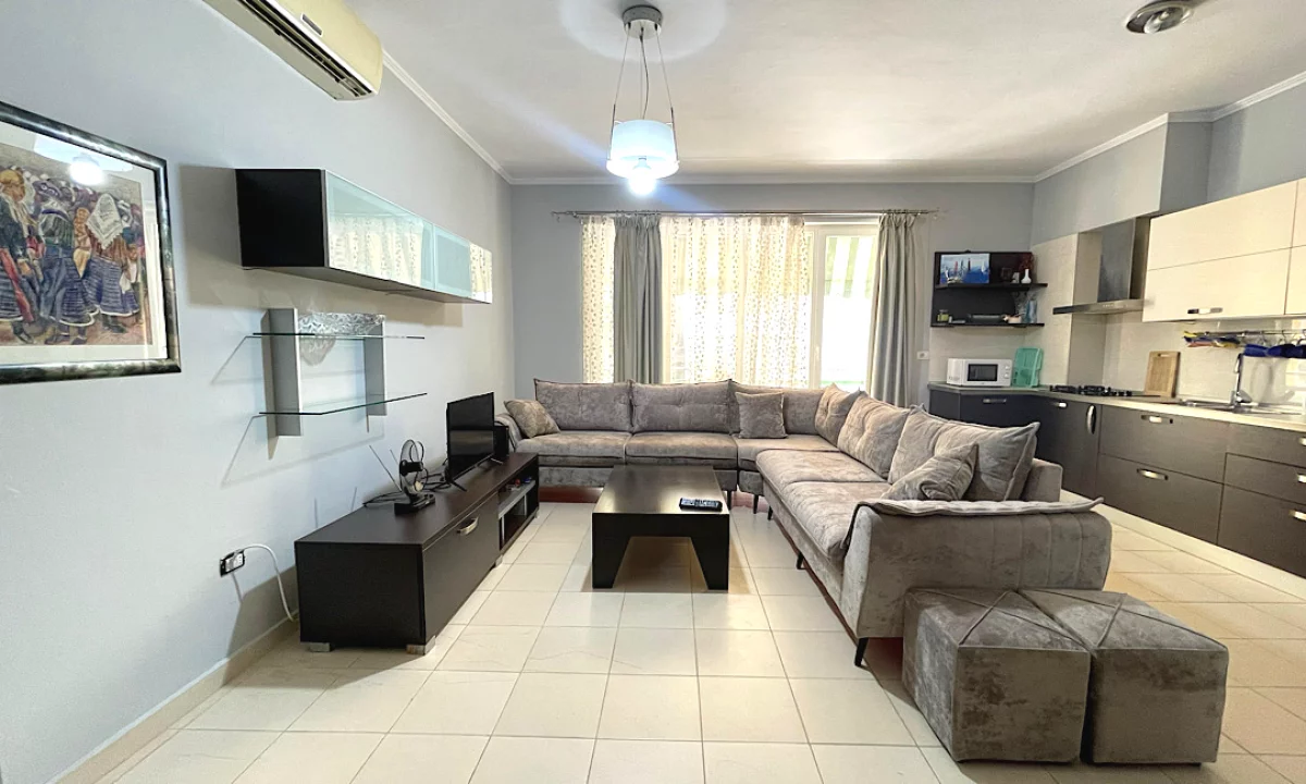 Shtepi me qera Apartament ne Tirane, 2+1, Mobilimi E mobiluar, Pagesa 700  Euro.