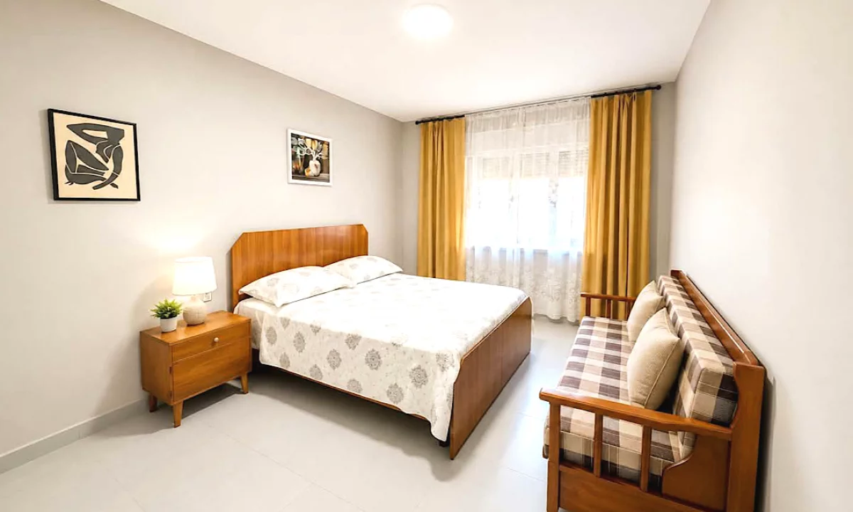 Shtepi me qera Apartament ne Tirane, 2+1, Mobilimi E mobiluar, Pagesa 50,000  Leke.