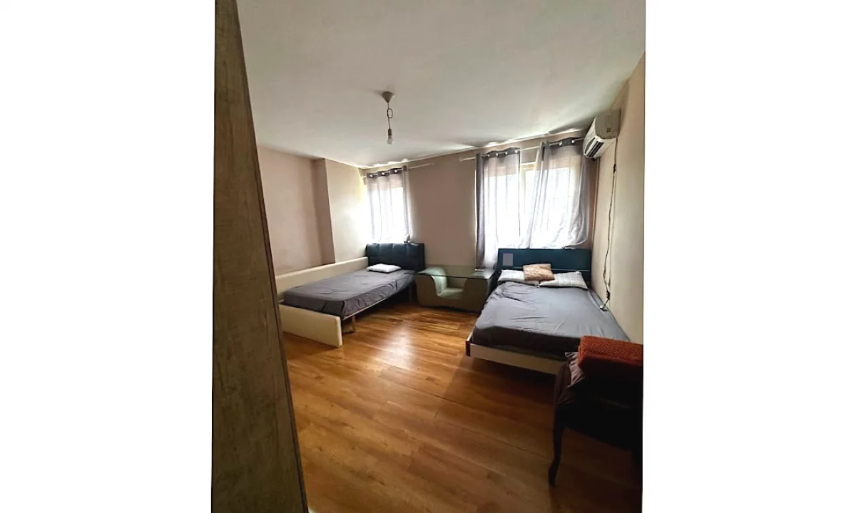 Shtepi me qera Apartament ne Tirane, 2+1, Mobilimi E mobiluar, Pagesa 50,000  Leke.