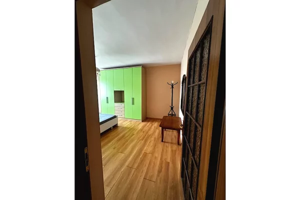 Shtepi me qera Apartament ne Tirane, 2+1, Mobilimi E mobiluar, Pagesa 50,000  Leke.