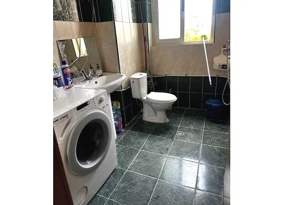 Shtepi me qera Apartament ne Tirane, 2+1, Mobilimi E mobiluar, Pagesa 50,000  Leke.