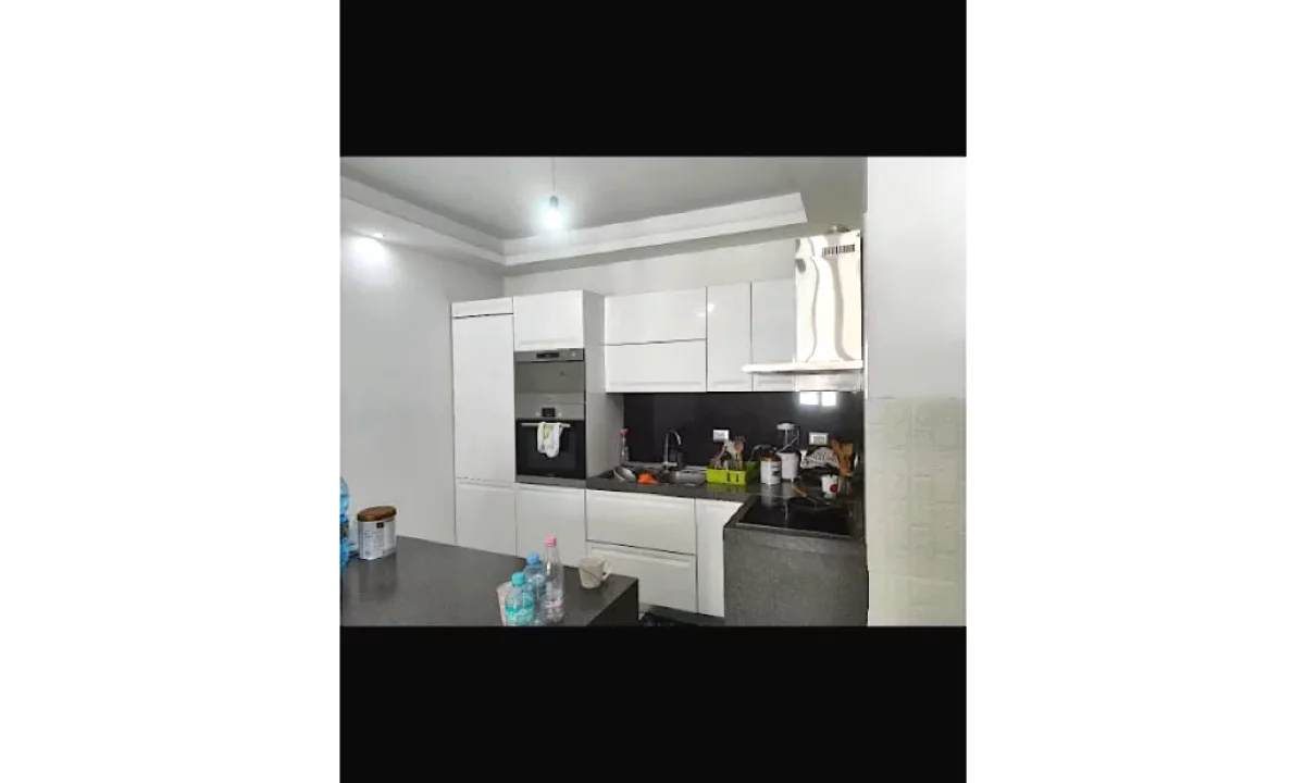 Shtepi ne shitje Apartament ne Tirane, 2+1, Mobilimi E mobiluar, Pagesa 173,000  Euro.