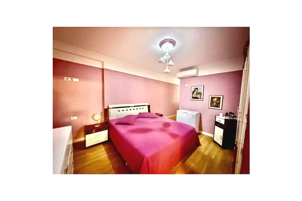 Shtepi me qera Apartament ne Tirane, 2+1, Mobilimi E mobiluar, Pagesa 1,000  Euro.