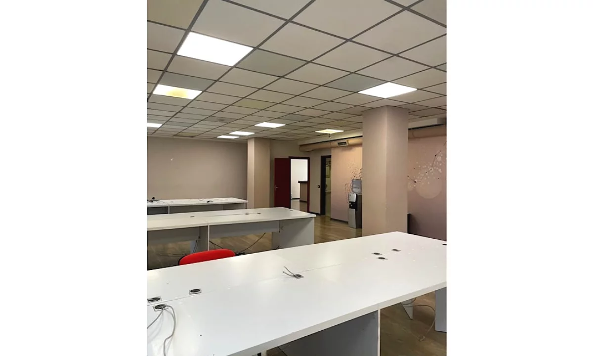 Zyre me Qera ne Qender (ID RZ025) Tirane