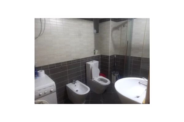 Shtepi me qera Apartament ne Tirane, 2+1, Mobilimi E mobiluar, Pagesa 60,000  Leke.
