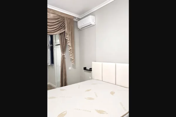 Shtepi me qera Apartament ne Tirane, 4+1, Mobilimi E mobiluar, Pagesa 1,000  Euro.