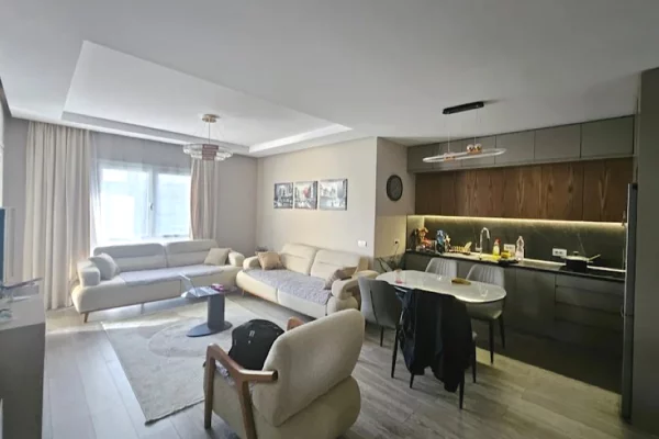 Shtepi me qera Apartament ne Tirane, 2+1, Mobilimi E mobiluar, Pagesa 700  Euro.
