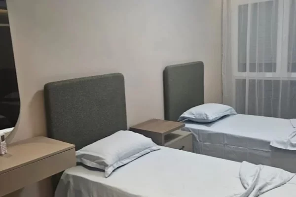 Shtepi me qera Apartament ne Tirane, 2+1, Mobilimi E mobiluar, Pagesa 700  Euro.