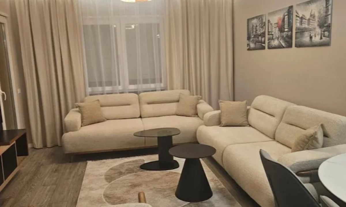 Shtepi me qera Apartament ne Tirane, 2+1, Mobilimi E mobiluar, Pagesa 700  Euro.