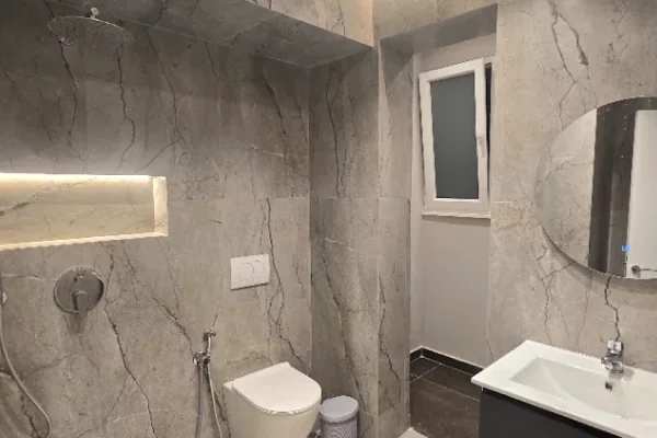 Shtepi me qera Apartament ne Tirane, Garsoniere, Mobilimi E mobiluar, Pagesa 400  Euro.