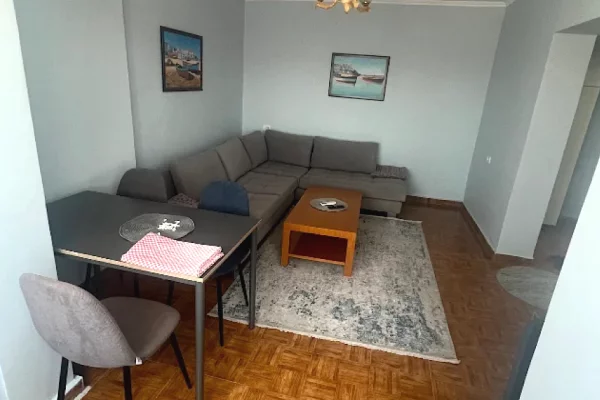 Apartament 1+1 me Qera ne Xhamllik (ID R1115) Tirane