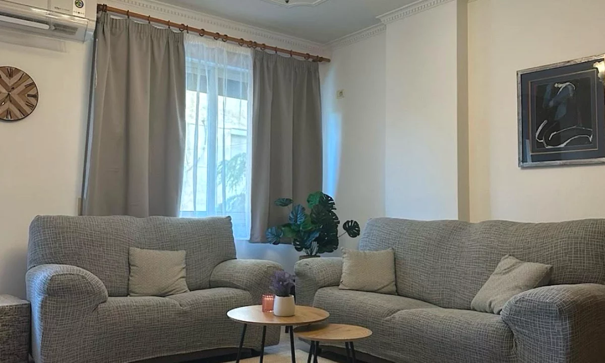 Shtepi me qera Apartament ne Tirane, 1+1, Mobilimi E mobiluar, Pagesa 65,000  Leke.