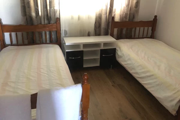 Shtepi me qera Apartament ne Tirane, 2+1, Mobilimi E mobiluar, Pagesa 60,000  Leke.