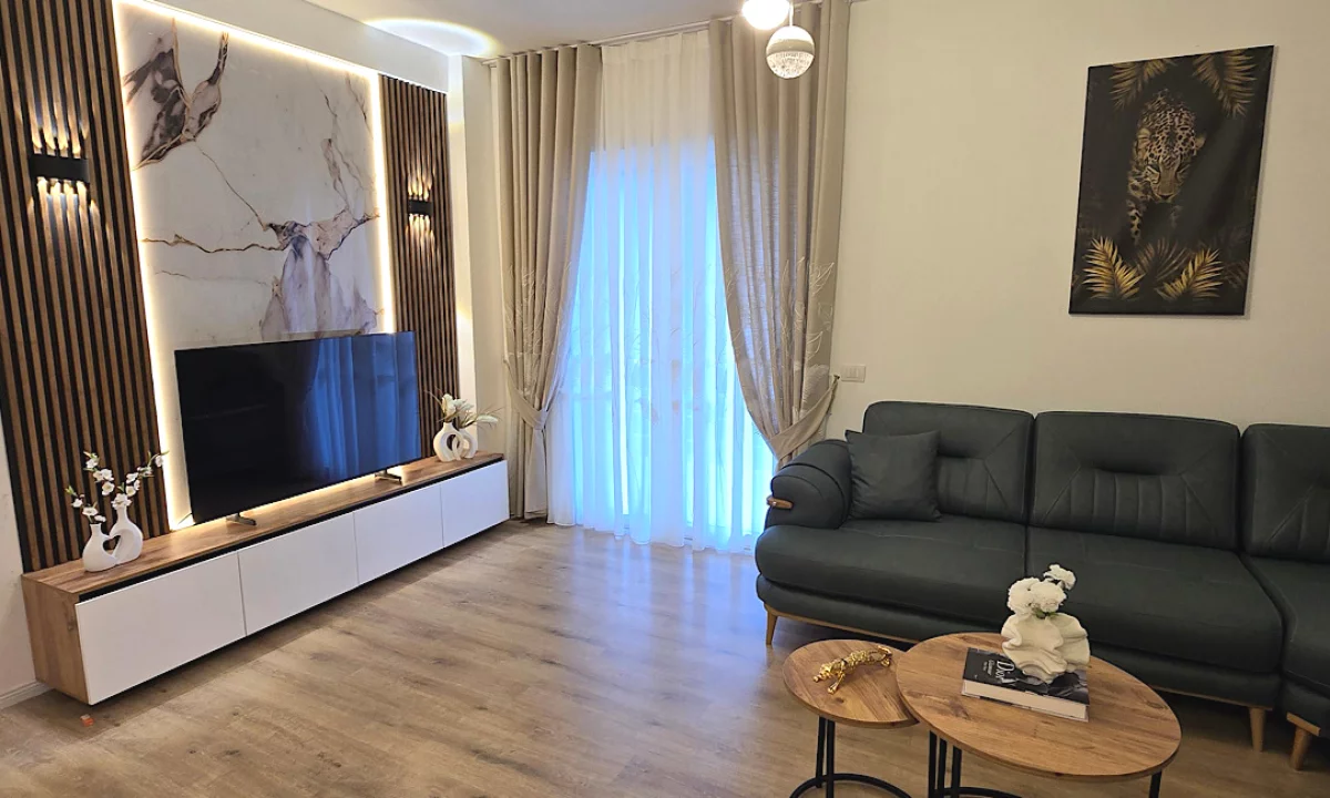 Appartamento in affitto a Tirana 1+1, Arredato