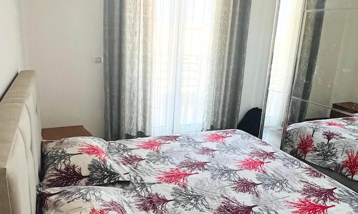 Shtepi me qera Apartament ne Tirane, 2+1, Mobilimi E mobiluar, Pagesa 700  Euro.