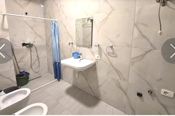 Shtepi me qera Apartament ne Tirane, Garsoniere, Mobilimi E mobiluar, Pagesa 30,000  Leke.