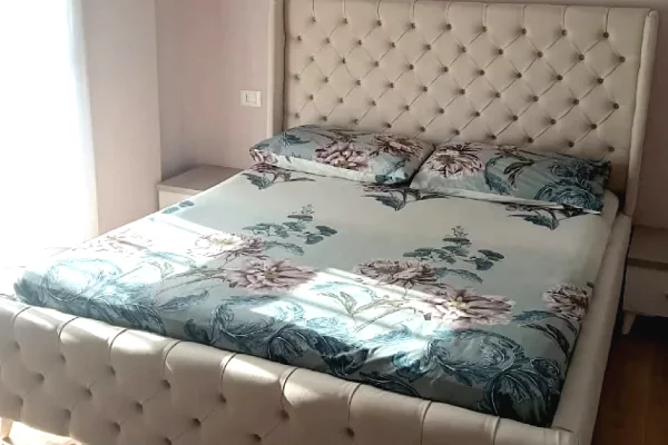 Shtepi me qera Apartament ne Tirane, 1+1, Mobilimi E mobiluar, Pagesa 500  Euro.