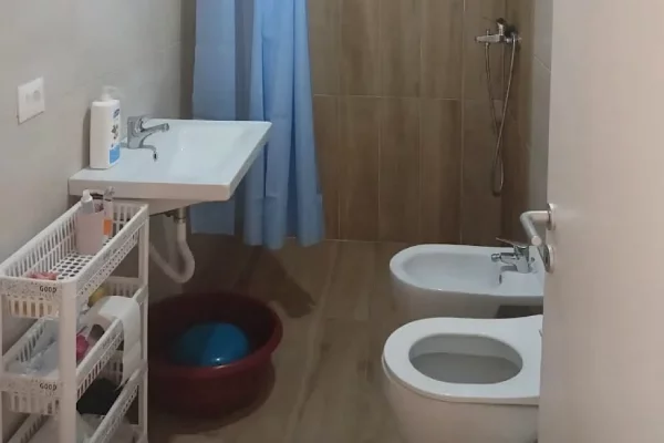 Shtepi me qera Apartament ne Tirane, 1+1, Mobilimi E mobiluar, Pagesa 500  Euro.