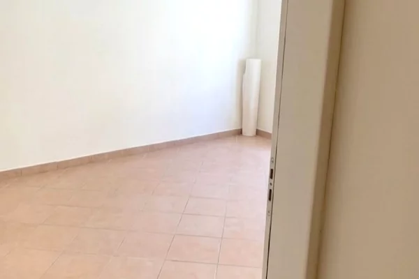 Zyre 2+1 me Qera  Tirana Re (ID RZ029) Tirane